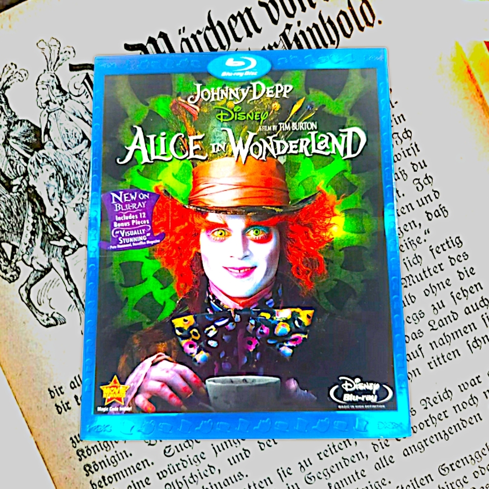 NEW Blu-ray/DVD Combo Pack Disney's 2010 film Alice in Wonderland -Johnny Depp